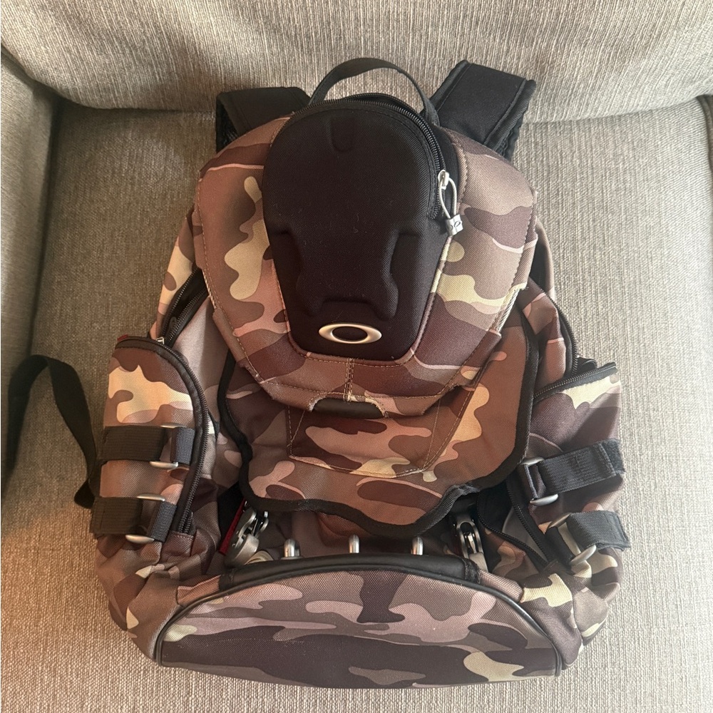 Oakley Camouflage Backpack in Brown and Tan